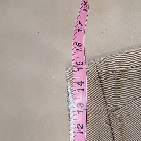 Uniqlo Size 4 Khaki Chino Shorts, Gently Used Condition - Picture 4 of 10